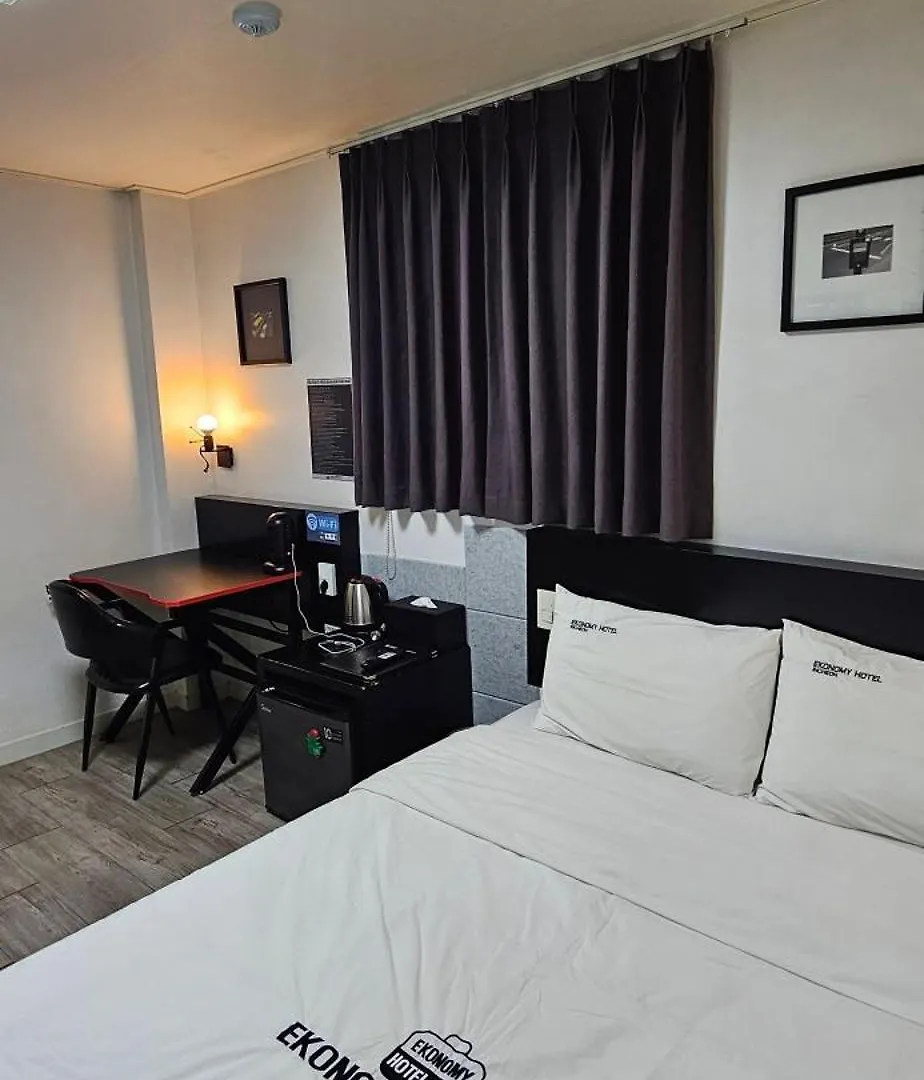 Economy Hotel Incheon Bupyeong Branch 2*,